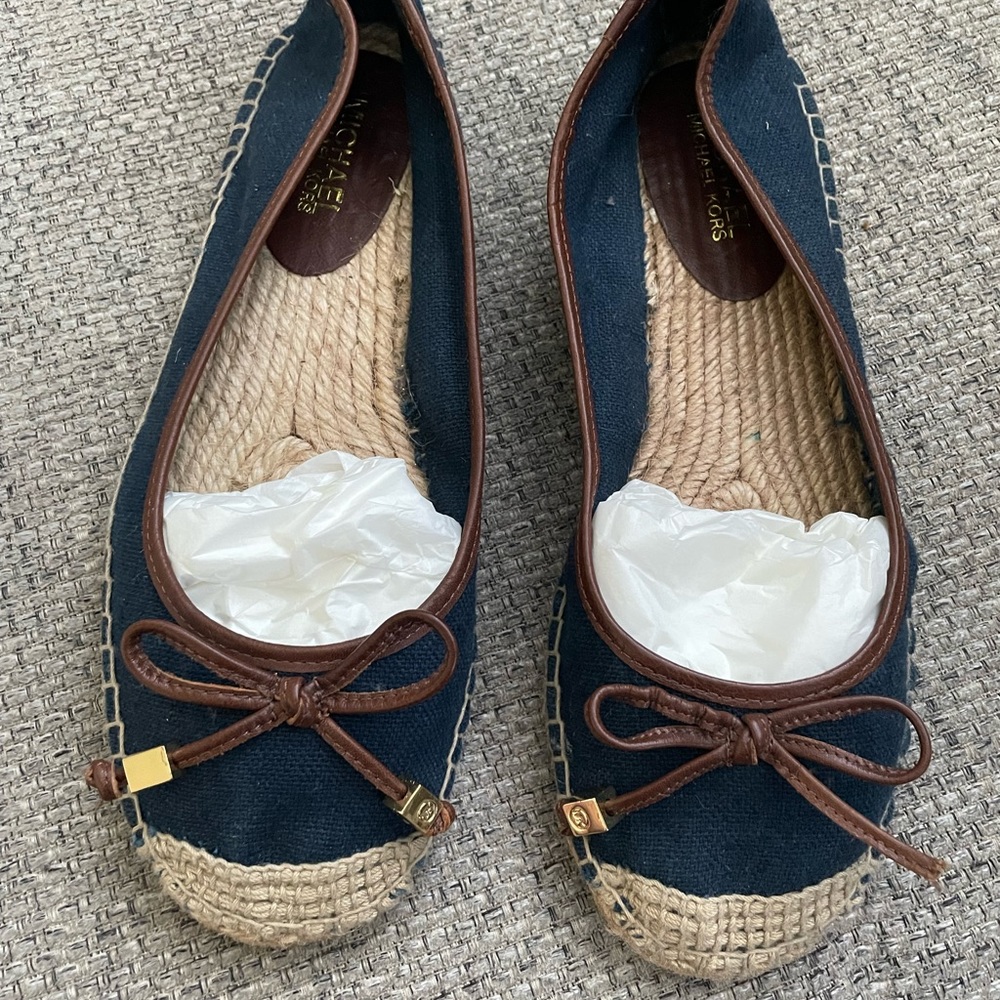 MK flats women size 9